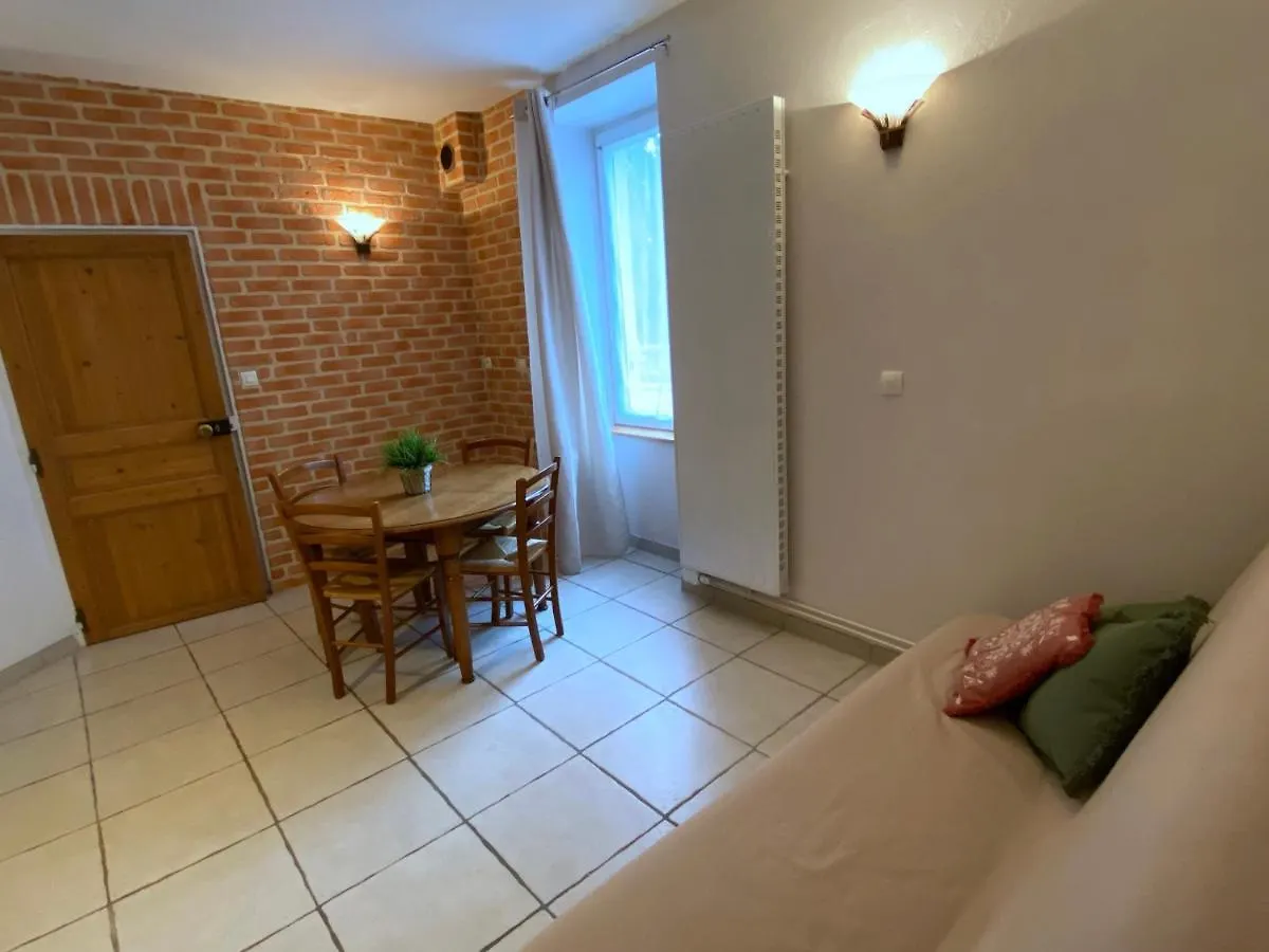 Apartment Le Cocon De Curson Gite Le Cocon Chanos-Curson