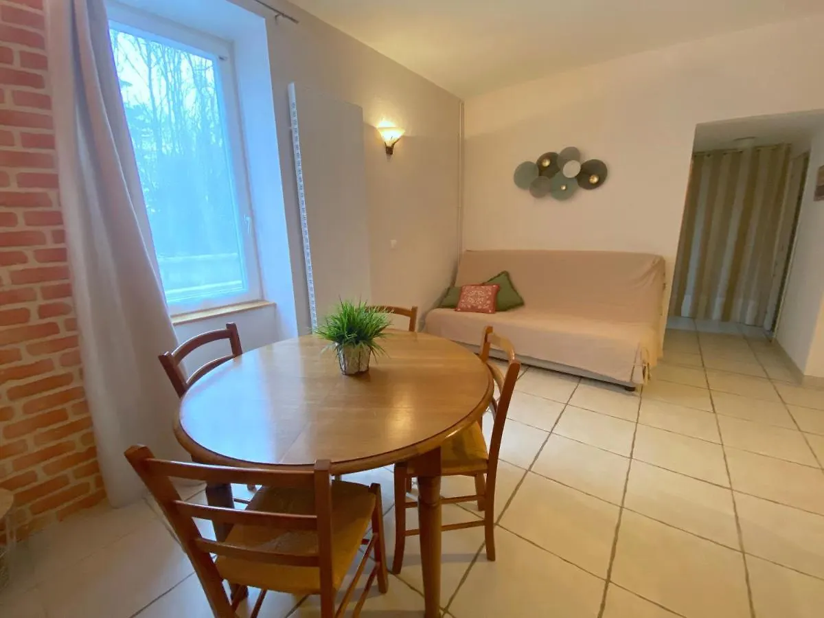 Apartment Le Cocon De Curson Gite Le Cocon Chanos-Curson