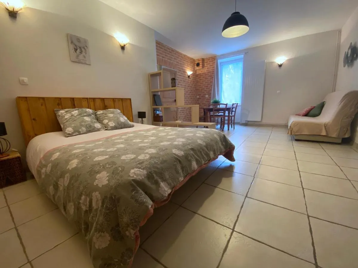Le Cocon De Curson Gite Le Cocon Chanos-Curson 0*,  France