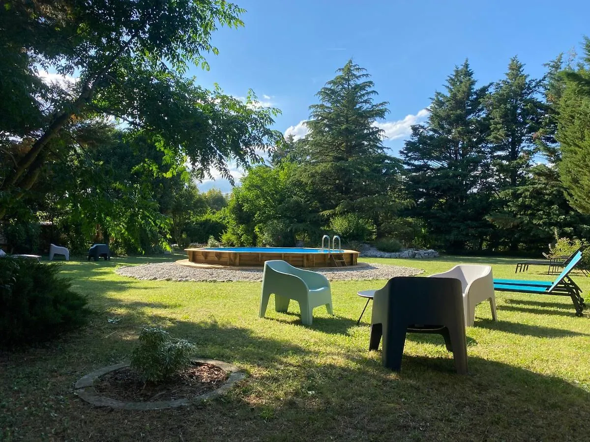 Le Cocon De Curson Gite Le Cocon Chanos-Curson France