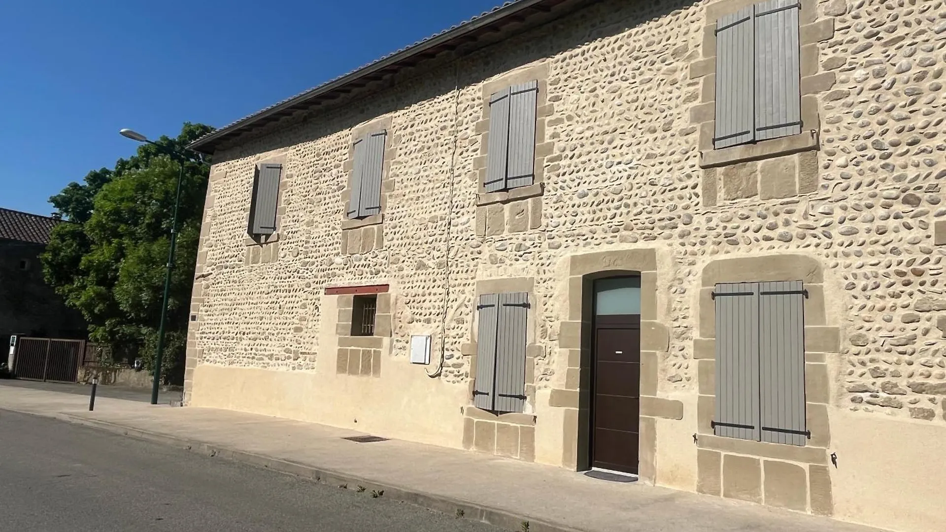 Le Cocon de Curson Gîte le Cocon Chanos-Curson France